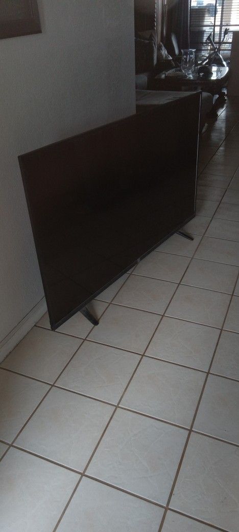 Sixty five inch l g flat screen t v