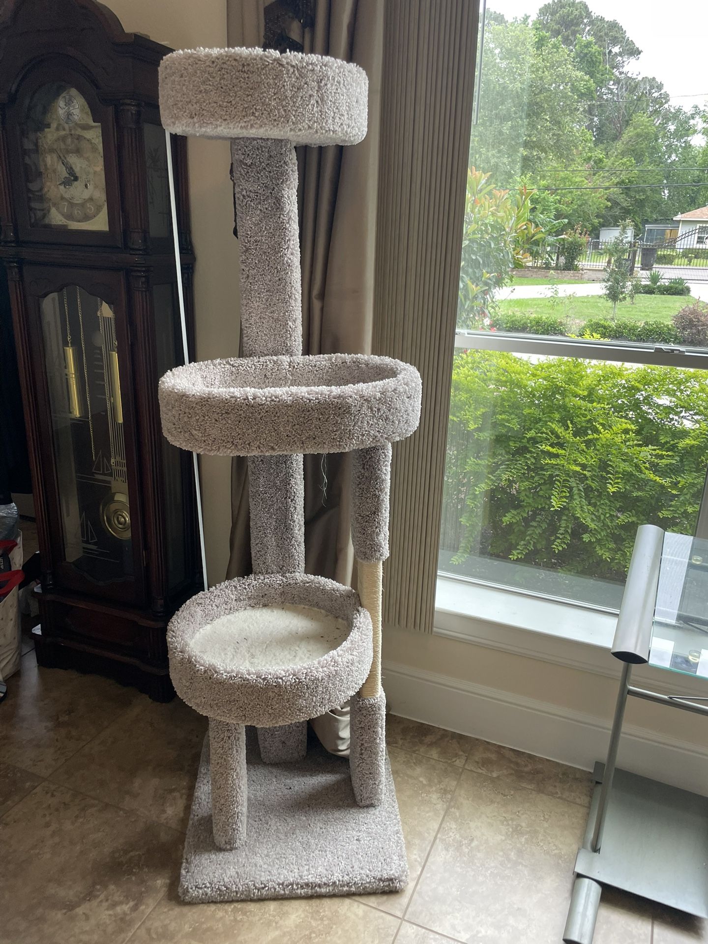 Tower Kitten,/Torre Para Gatos.$55