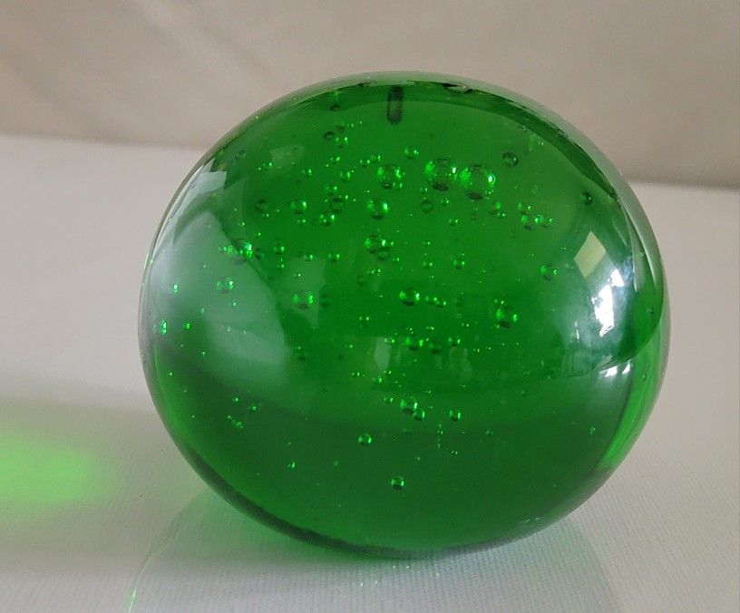 ART GLASS PAPERWEIGHT