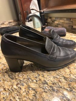 Clark’s pumps