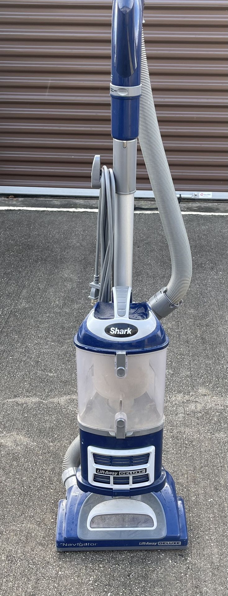 Shark Navigator Lift Away Deluxe