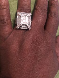 14krt white gold 4 crt Diamond ring