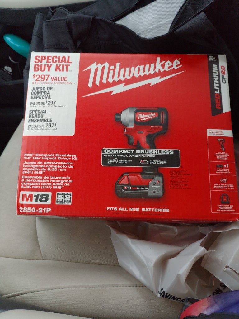 Milwaukee Cordless Driver Kit