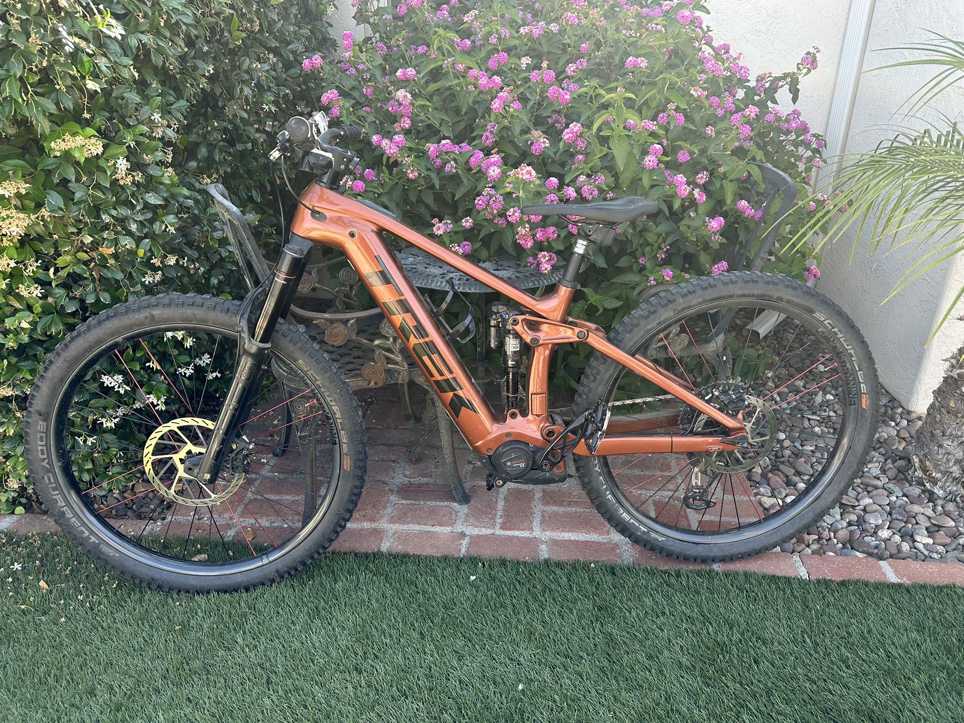 2024 Trek Rail 9.9 XX Eagle AXS β Carbon eMTB, Premium Upgrades