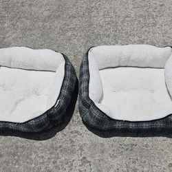 2 SUPER THICK PET BEDS  22IN BY 21IN. $10 Each