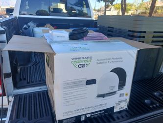 Automatic portable satellite TV Antenna