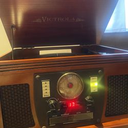 Victrola Record/ Multimedia Player