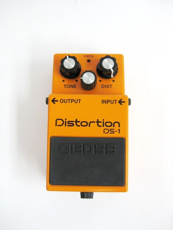 BOSS DS-1 Distortion Guitar Effect Pedal