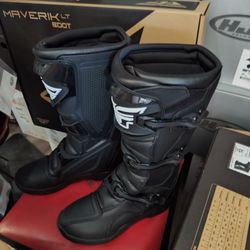 Motocross/atv boots fly racing available in different sizes $150 Brand New