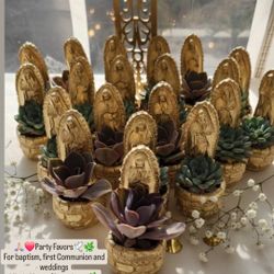 Recuerdos Virgen Maceta party Favors 