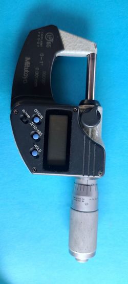 Digital micrometer