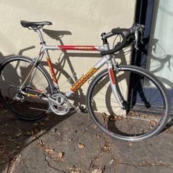 Cannondale R1000 Road Bike