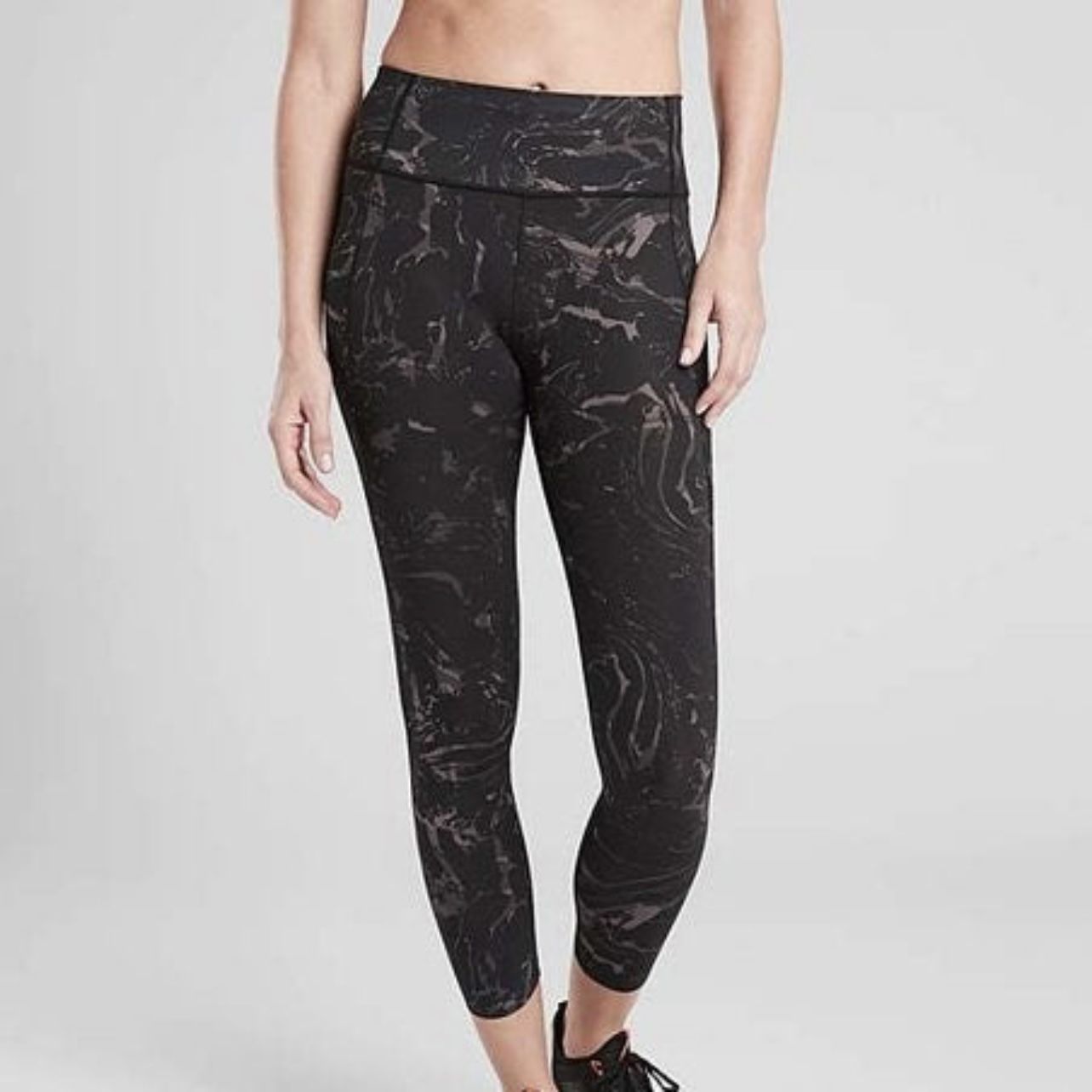 ATHLETA Black Marble Velocity Stash Pocket 7/8 Leggings
