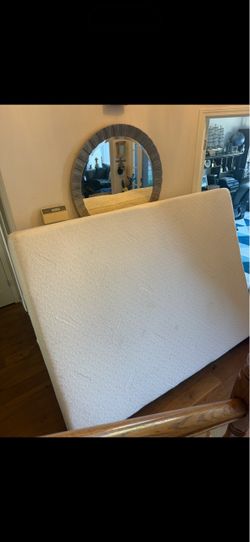 Foam queen mattress