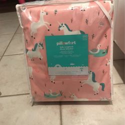 Pillow Fort kids Weighted Blanket