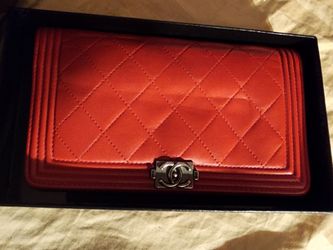 Chanel red quilted leather Boy Yen