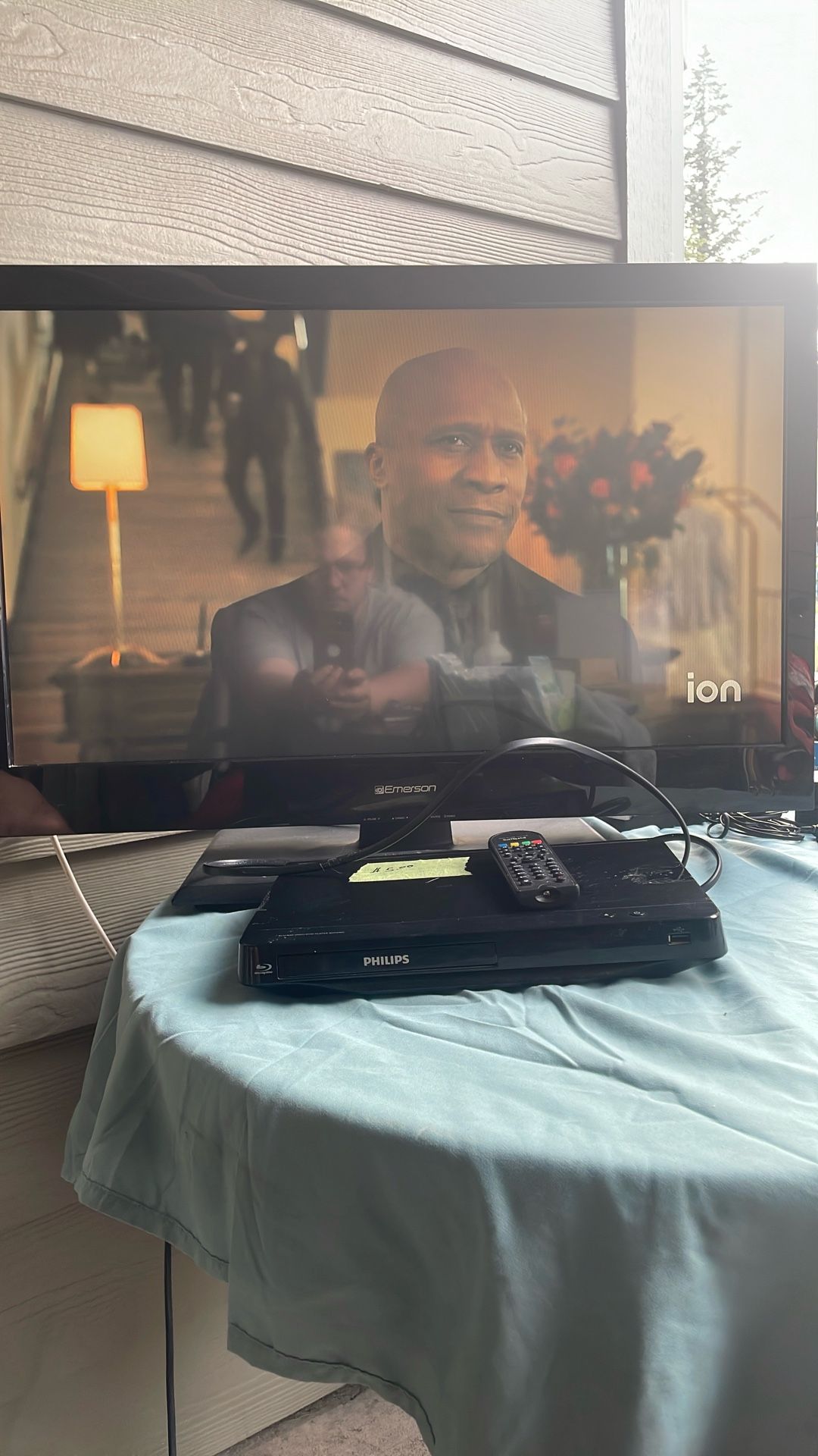 “Dumb” TV & Blu-ray Player