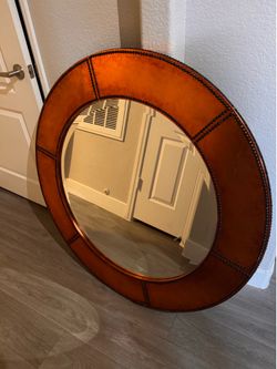 Wall mirror