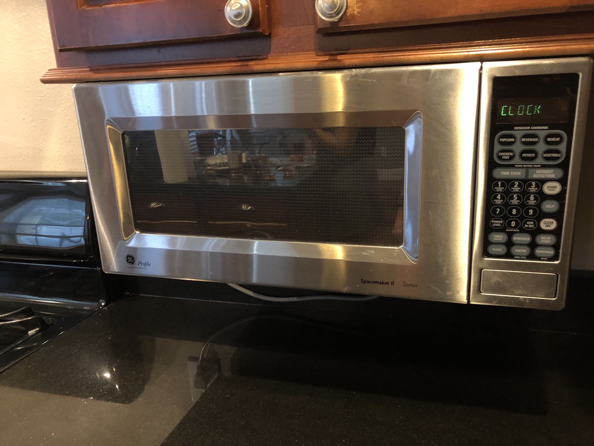 GE Profile Spacemaker II Microwave Oven