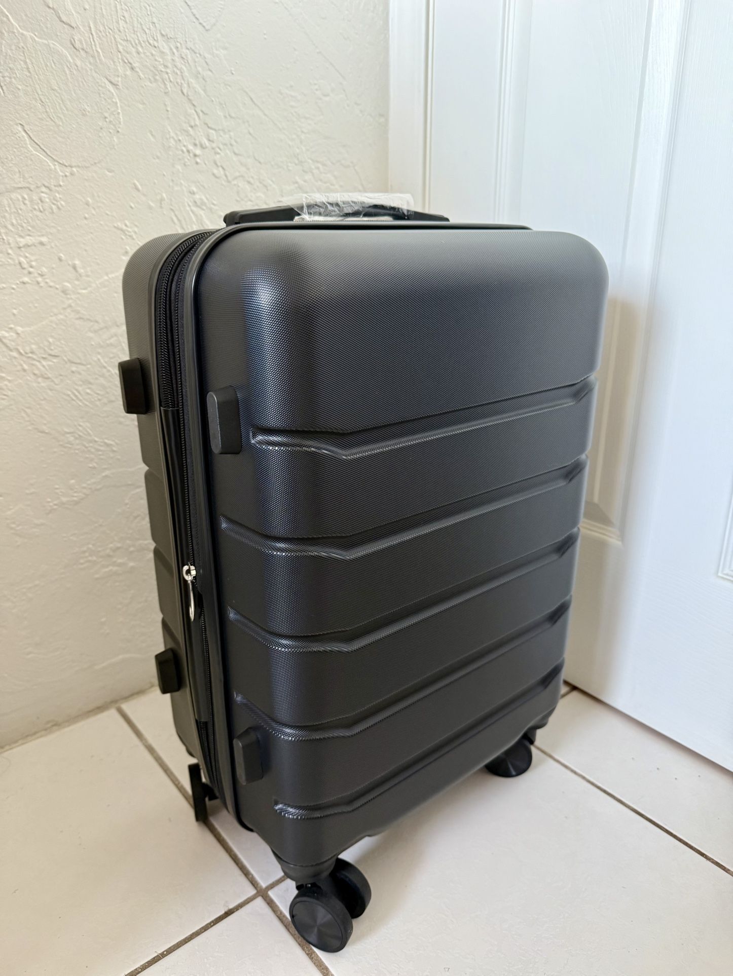 Brand New 20”Expandable Carry On Luggage