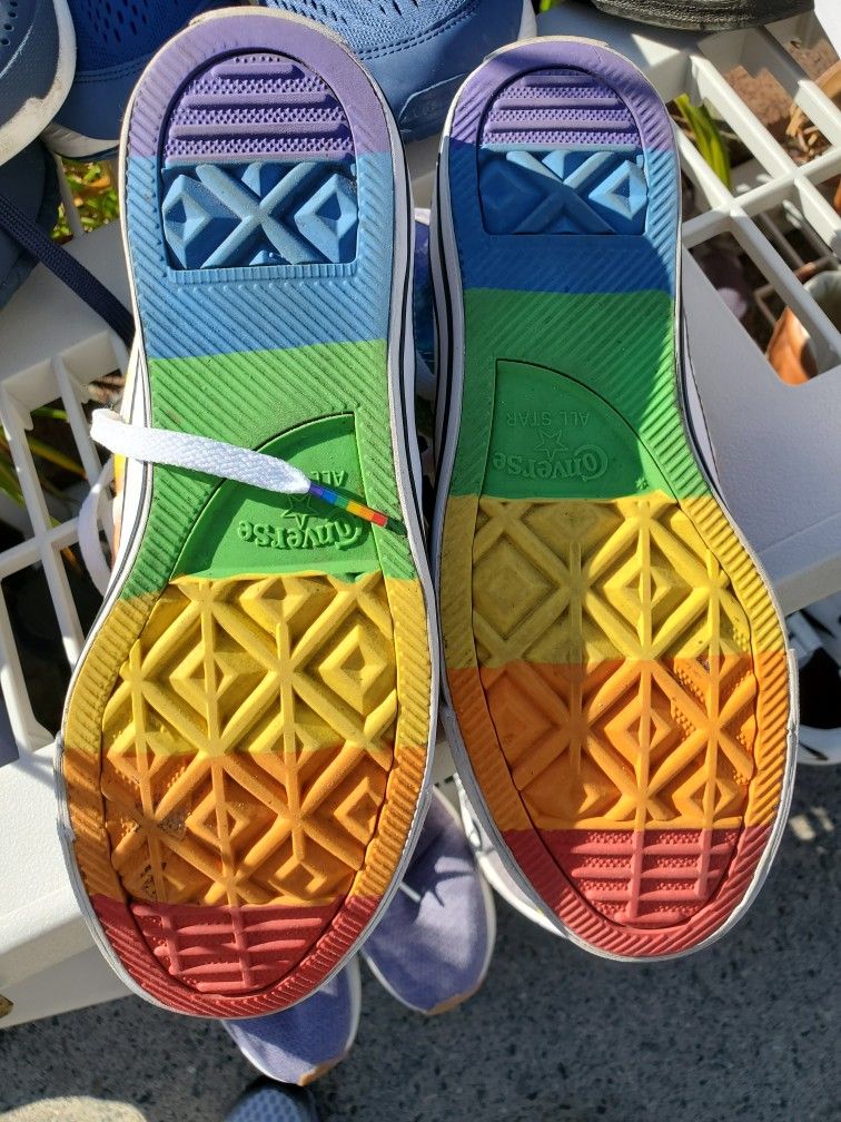 Converse Sneakers Rainbow Pride LGBTQ Sz 8