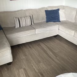 Sectional Couch with Pullout Bed