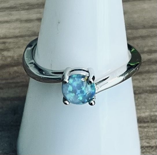 Elegant sterling silver Ring Stamped 925