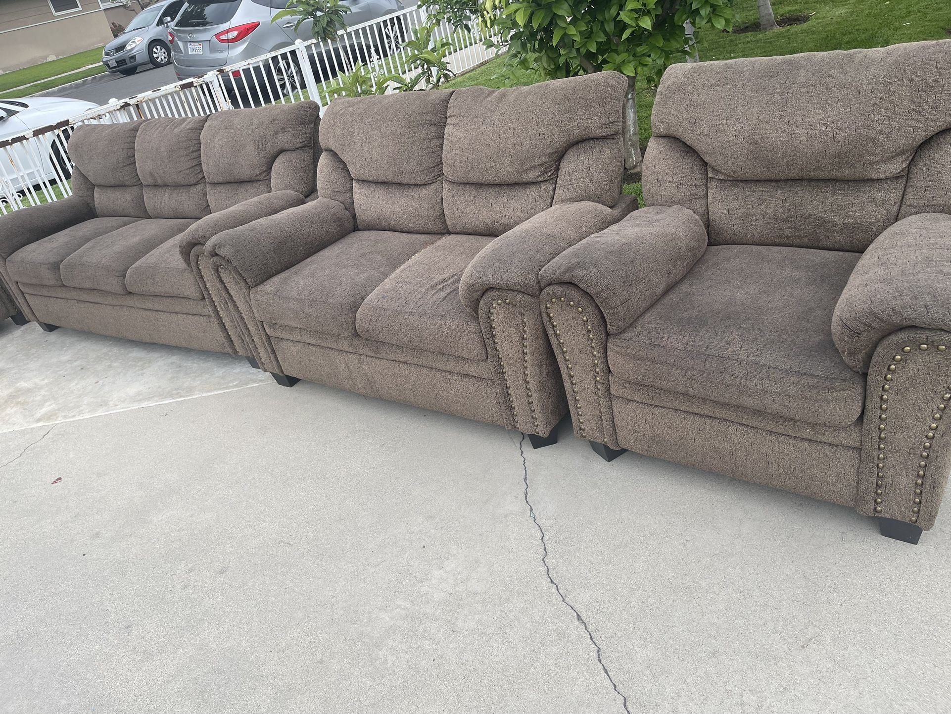 Free Couches for Sale in Anaheim CA OfferUp Free Couches for Sale in Anaheim CA OfferUp