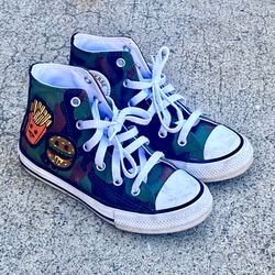 Gently used Converse High Tops – Kids Size 12.5