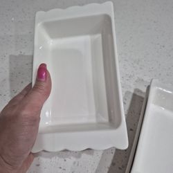 4 Small Serving Plates 