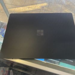 Microsoft Surface Laptop 1951