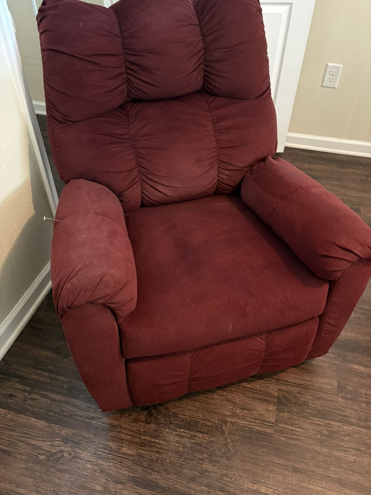 2 Piece real Leather Couch and Love Seat Recliner