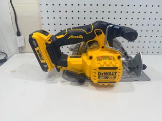 DeWalt 20V XR Brushless Cordless Circular Saw