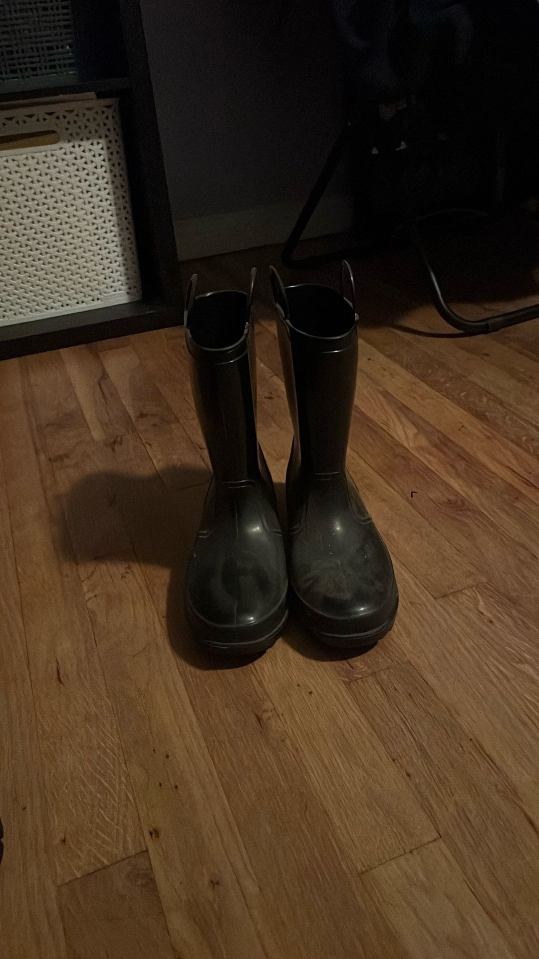 Women’s 6 Rain Boots
