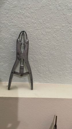 Vintage Elastrator tool