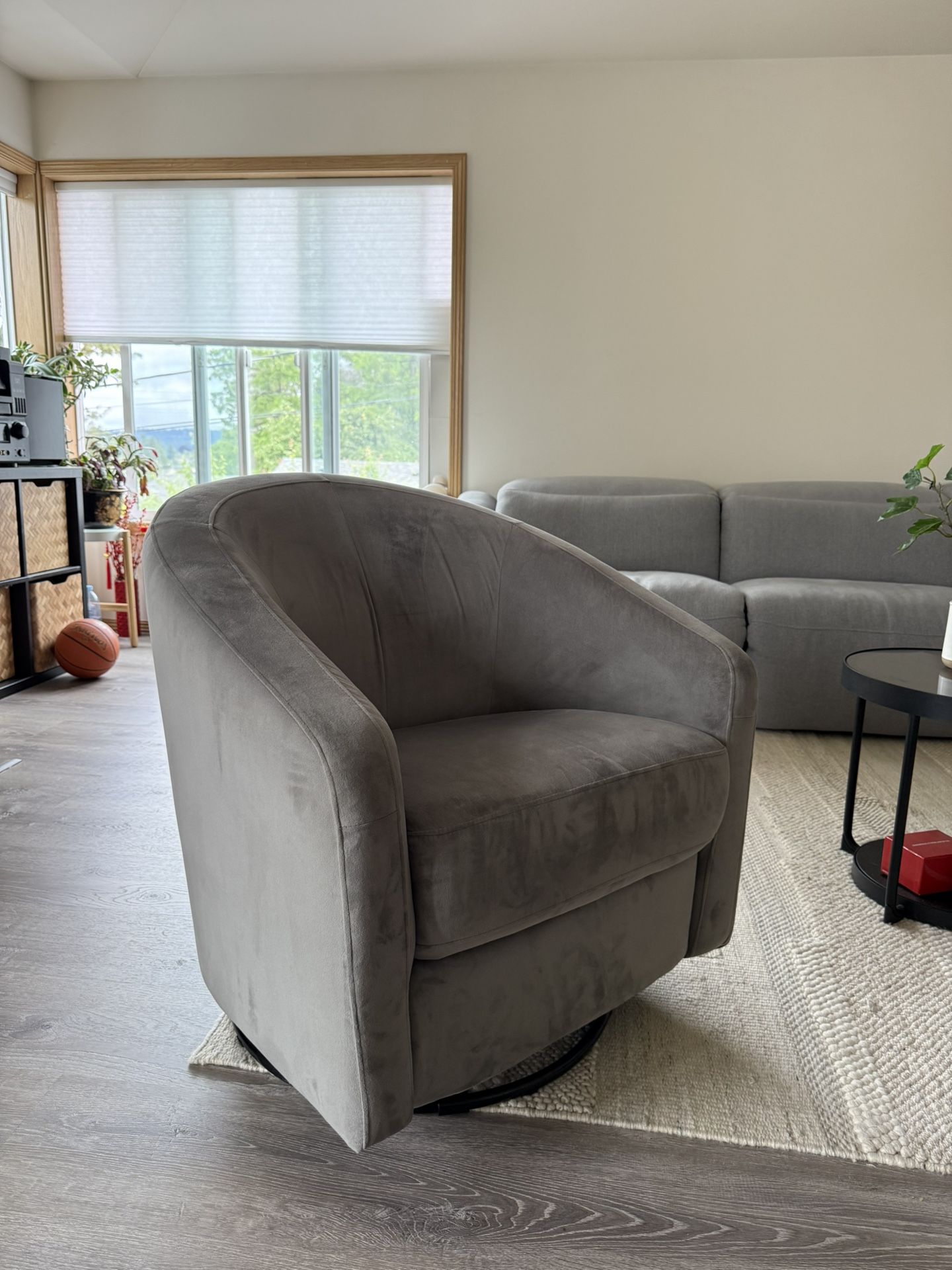 Modern Swivel & Rocker Accent Chair – Plush Gray Velvet
