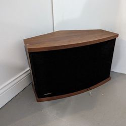 Bose Vintage 901 Series V Speakers And Equalizer