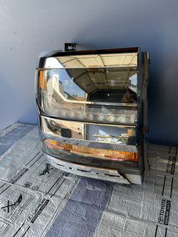 2016 - 2018 Chevy Silverado RH Headlight OEM  Thumbnail