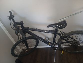 Trek 4300 Mountain Bike