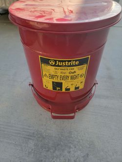 Oil waste can