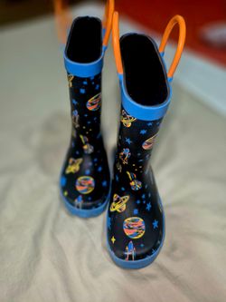 BOYS RAIN BOOTS