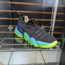 Adidas Trae Young (@Bodega Solai)