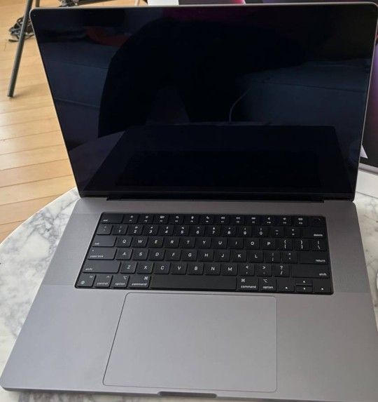 16" M2 MacBook Pro With Apple Warranty Left!