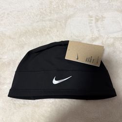 Nike Terra Uncuffed Skullcap Toque Beanie