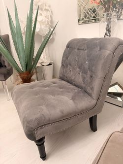 Tufted chair