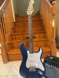Squier FSR Stratocaster (Mint) w/ Fender Amp
