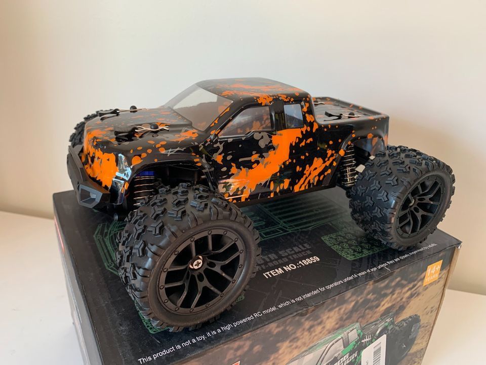 HaiBoxing Remote Control Car,1:18(Brand New, Green, Orange, Blue & Red Color)