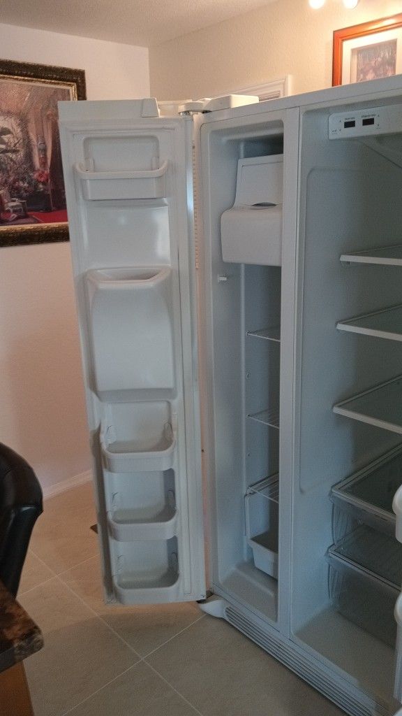 Frigidaire Fridge
