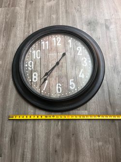 Huge wall clock