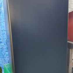 Igloo Mid Size Mini Refrigerator 